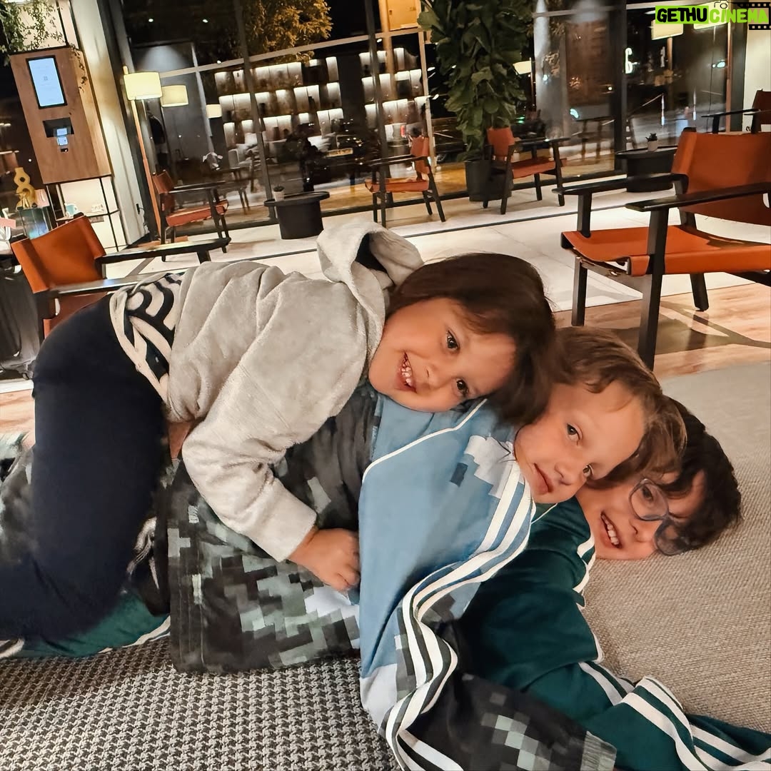 Sabrina Garciarena - 34.9K Likes - Los amores de mi vida🤍
León, Beltrán y Mía 🐥🐥🐥
FELIZ DÍA DE LA MADRE