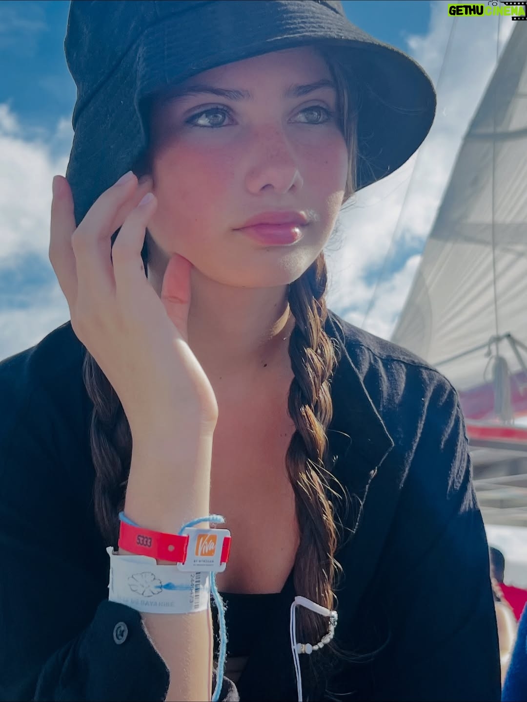 Sabrina Rojas - 32K Likes - Alguna fotos de este viaje inolvidable ✨
Donde todo está pensado para disfrutar 
Un viaje más en familia y amigos . La felicidad 🤍
@vivadominicuspalacebywyndham 
@wyndhamrewards_latamc 
@may_ariadna 🙌🏾♥️