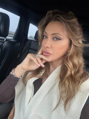 Sabrina Salerno Instagram - Il mese di ottobre è stato come andare sulle montagne russe 🎢, mi  è tornata la voglia di vivere ad alta velocità e di prendere quei treni che per troppo tempo mi hanno fatto troppa paura. #tuttoscorre