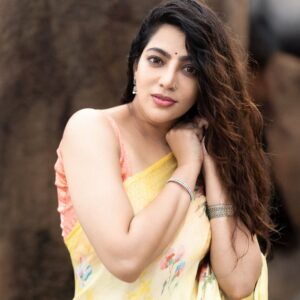 Sai Priya Deva Instagram - First Give pure love to your self then see the magic universe will fall in love with you 💕
Stylist: @styledbysafeera 
Pc: @lumo_photographyy 
Makeup: @kalai_hair_and_makeup 
#selflove❤️ #love #loveyourself #lovemylife #lovely #lovemyjob #lovereels #lovequotes #loveit #lovelife #lovestory #lovepost #lovestatus #lovesongs #lovegod