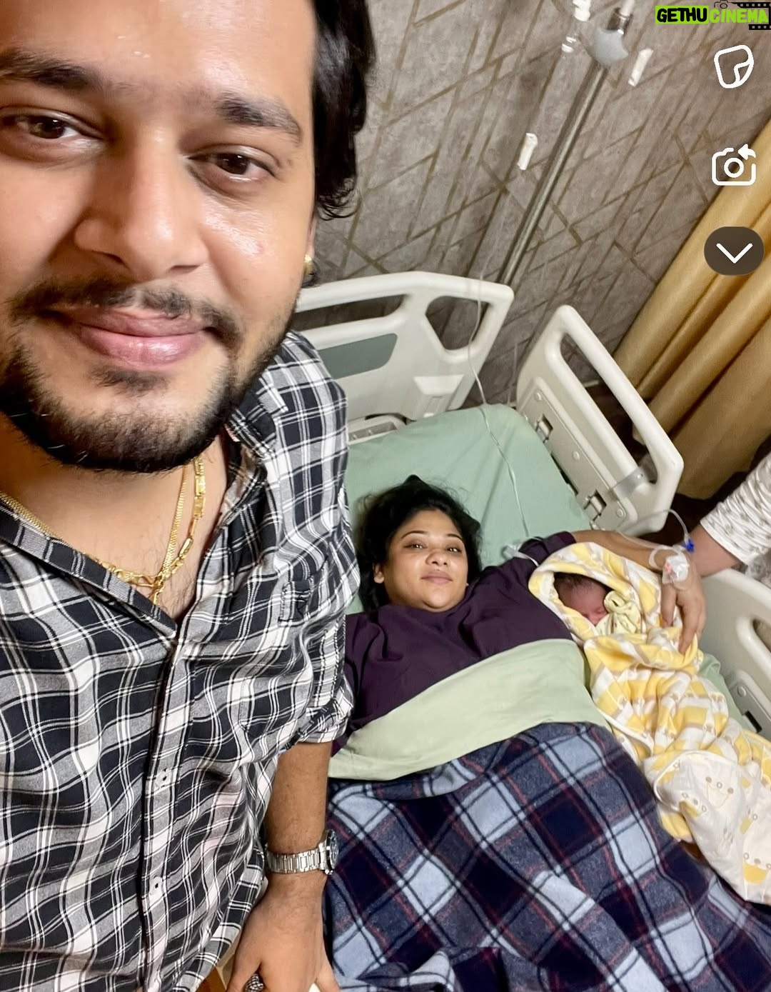 Saima - 31.4K Likes - Aaj ke din meri zindagi ka sabse khoobsurat tohfa paida hua tha… 4maaj k din hi meri zindagi ne apna sabse khoobsurat rang dekha ❤️meri jaan, jo dekhte hi dekhte 4 saal ki ho gayi ❤️ Har muskaan uski meri duniya roshan kar deti hai. Aur @shystyles2109 jaan ko dil se thank you & love you, mujhe itna pyara tohfa diya… Tum dono meri duniya ho. 🫶✨”