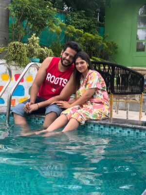 Saima Instagram - Falling for you more with every splash, every smile❤️