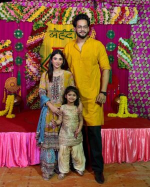 Saima Instagram - Shaadi vibes start with yellow 💛& a whole lot of love❤️ #teamgroom