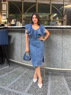 Saima Instagram - "Confidence level: 100 🦋