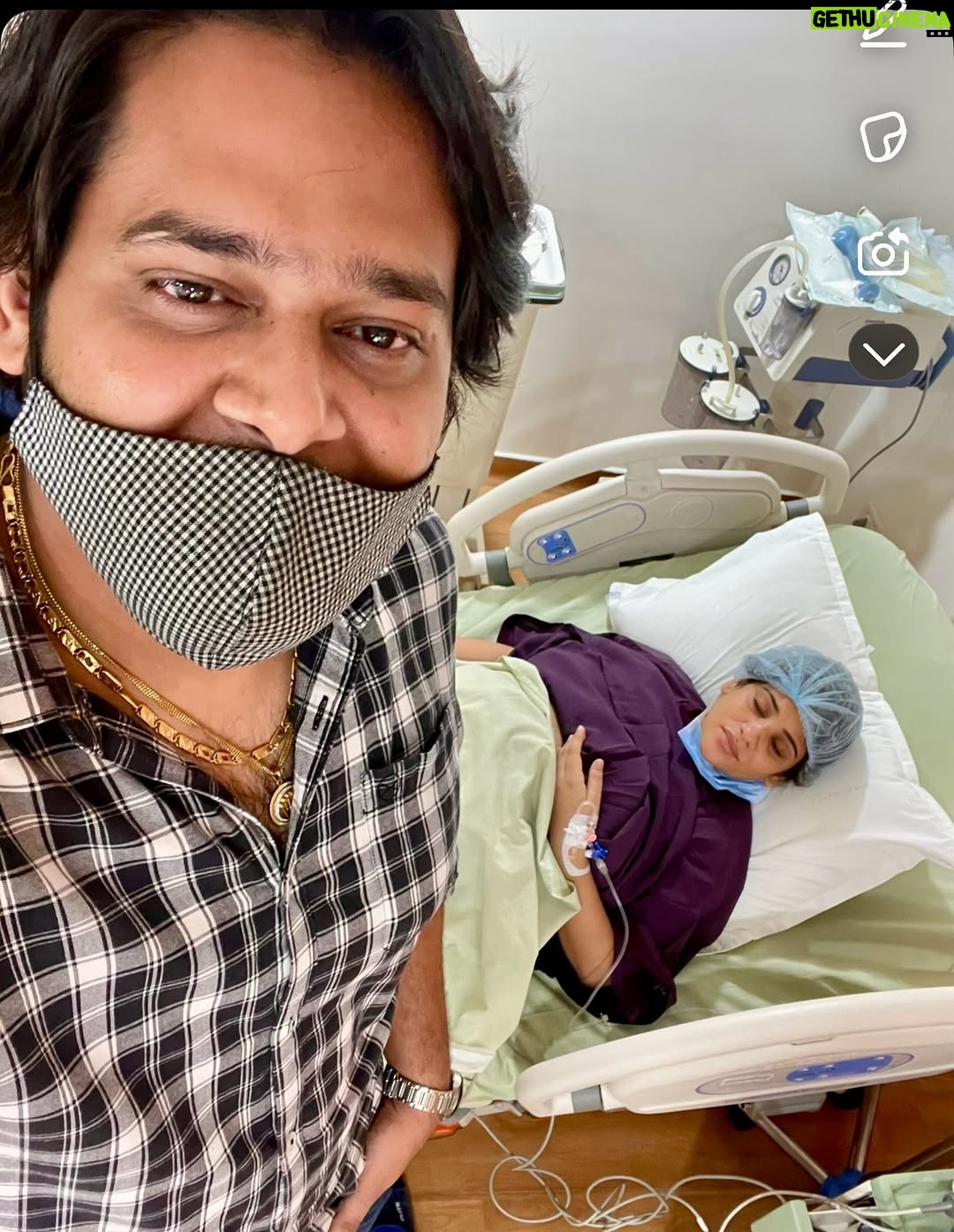 Saima - 31.4K Likes - Aaj ke din meri zindagi ka sabse khoobsurat tohfa paida hua tha… 4maaj k din hi meri zindagi ne apna sabse khoobsurat rang dekha ❤️meri jaan, jo dekhte hi dekhte 4 saal ki ho gayi ❤️ Har muskaan uski meri duniya roshan kar deti hai. Aur @shystyles2109 jaan ko dil se thank you & love you, mujhe itna pyara tohfa diya… Tum dono meri duniya ho. 🫶✨”