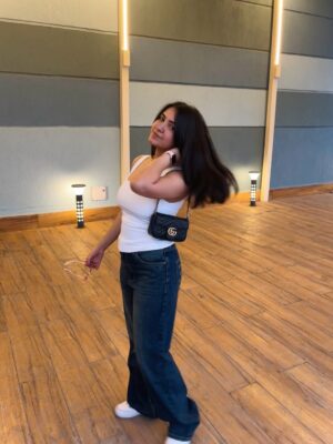 Sakshi Agrawal Instagram - My camera’s pov 🤍
.
.
.
.
#whiteandblue #fitcheck #ootd #outfitinspiration #summerfit #basic #basicstyle #basicoutfit
