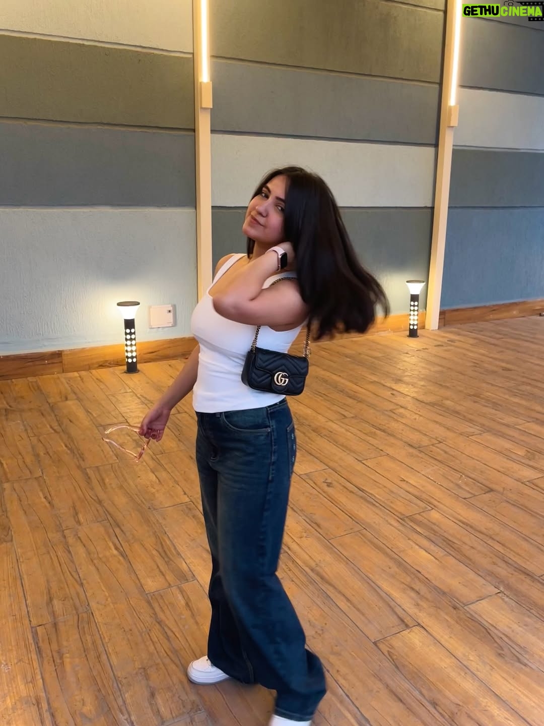 Sakshi Agrawal - 2.9K Likes - My camera’s pov 🤍

.

.

.

.
#whiteandblue #fitcheck #ootd #outfitinspiration #summerfit #basic #basicstyle #basicoutfit