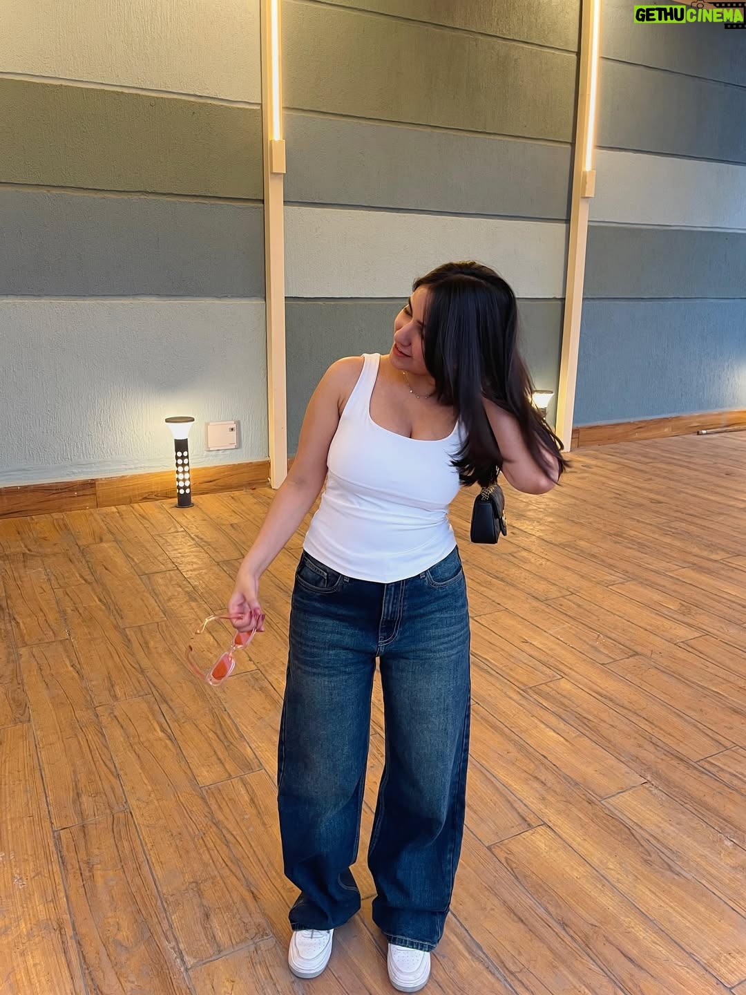 Sakshi Agrawal - 2.9K Likes - My camera’s pov 🤍

.

.

.

.
#whiteandblue #fitcheck #ootd #outfitinspiration #summerfit #basic #basicstyle #basicoutfit