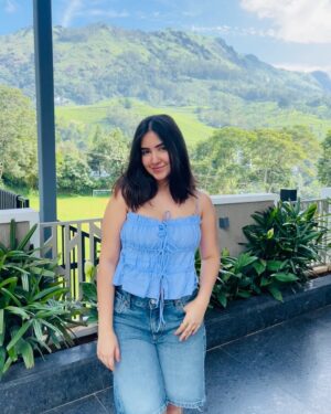 Sakshi Agrawal Instagram - ⛰️✨