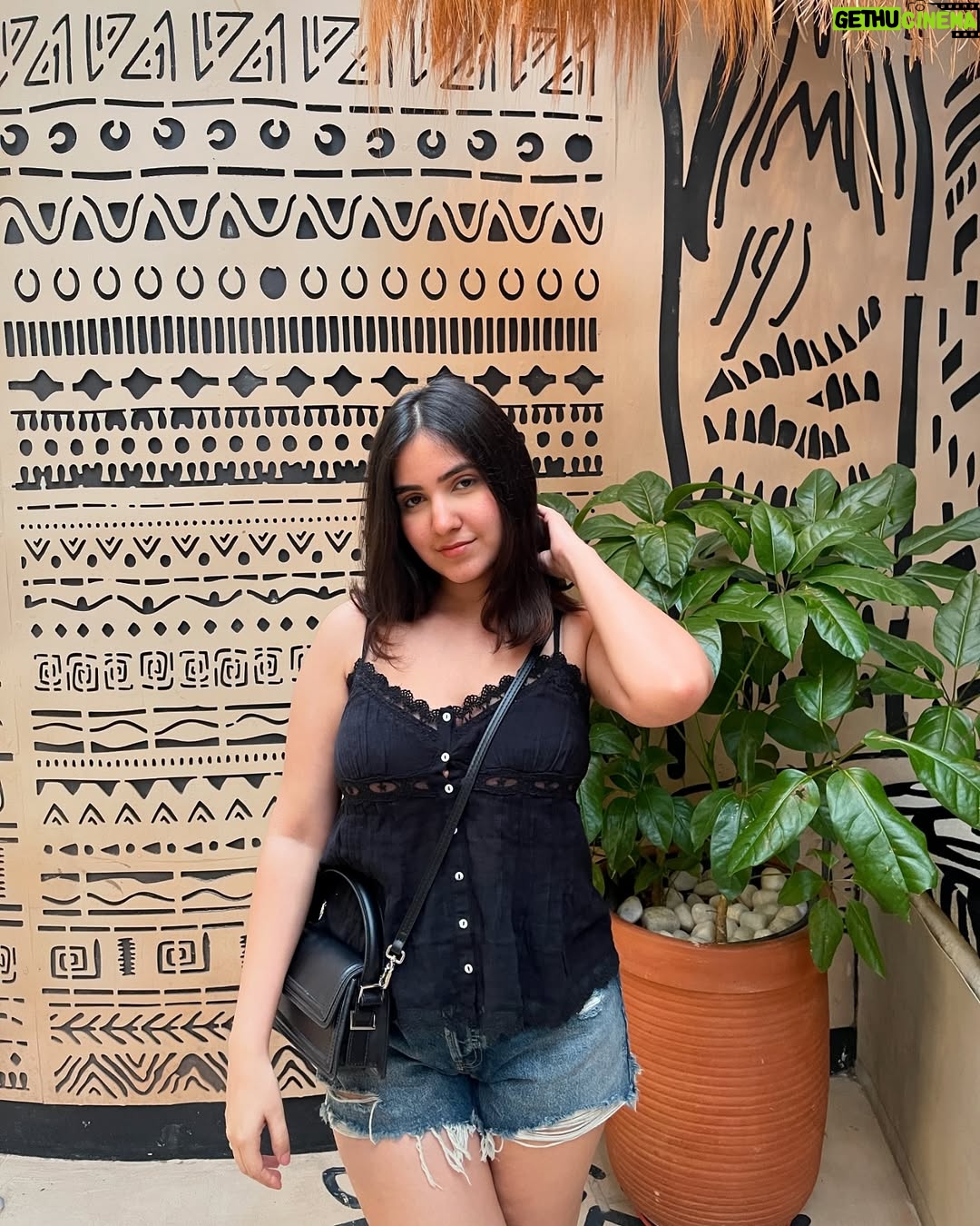 Sakshi Agrawal - 3.6K Likes - 🖤