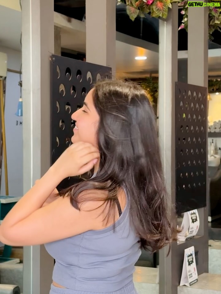 Sakshi Agrawal - 2K Likes - Hair we go again! 📸

.

#blowdried #styledhair #hairstyling #outcurls #loungewear
[hairlove, fresh, naturalhair, wavyhair ]