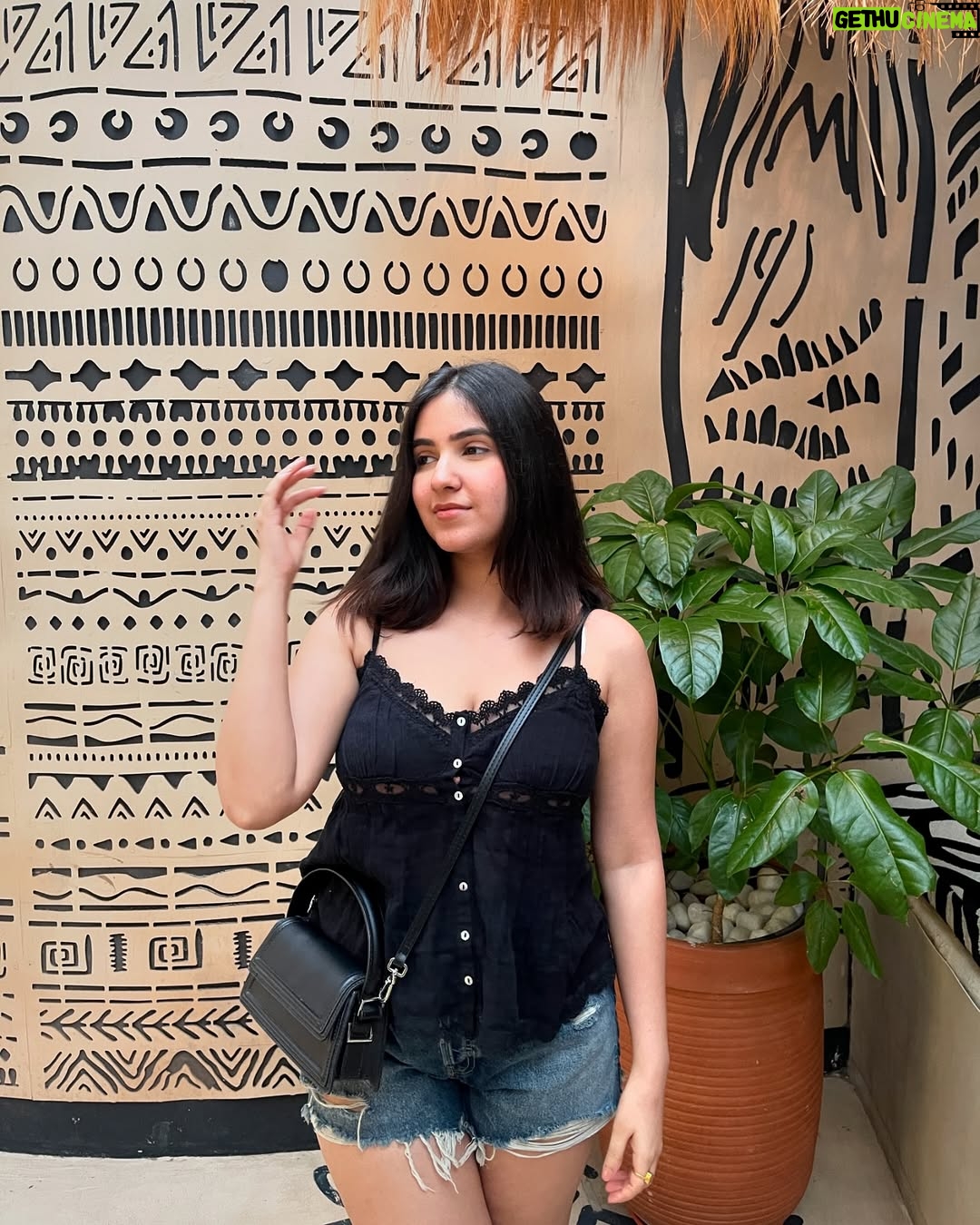 Sakshi Agrawal - 3.6K Likes - 🖤