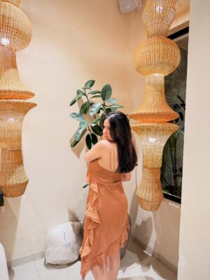 Sakshi Agrawal Instagram - In a garden of grace 🧡

.

.

#browndress #boho #subtle #subtlelook #outfitoftheday #brown 
[ goa, vacation, frills, dresses , housemusic]