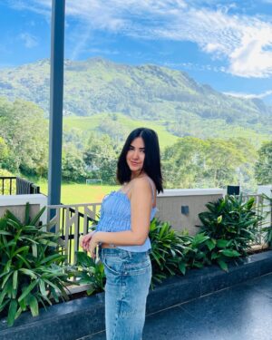 Sakshi Agrawal Instagram - ⛰️✨