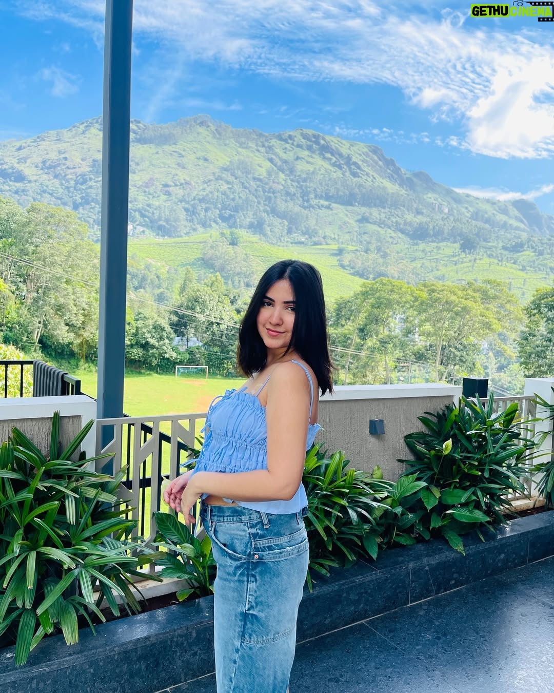 Sakshi Agrawal - 4.4K Likes - ⛰️✨