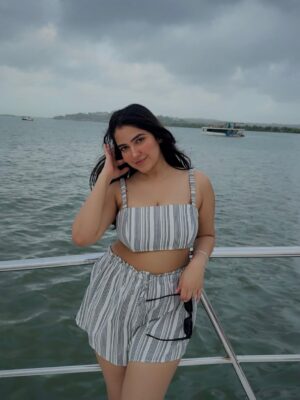 Sakshi Agrawal Instagram - Refresh!NG 🌊
.
.
.
#waves #yacht #coord #hm @hm #stripes #blacknandwhite #offwhite #air #wind #fresh #refresh