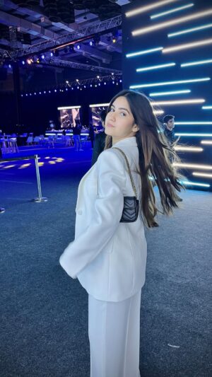 Sakshi Agrawal Instagram - #sponsored | Let me take you through an eventful day of my life, I attended the one of a kind - L’Oréal Professionnel Scalp Beauty Event, where beauty meets technology.
Thanks to my hair pro @swati.khilrani.makeovers from New Pearl Salon who guided me through the entire event and helped me understand the importance of scalp health.
The whole experience was very insightful and fun!
Each zone was very innovative & had its own specifications
I was recommended Scalp Advanced Anti-Oiliness Range for my oily scalp
which contains 3% AHA and helps in 78% less sebum in one use and helps unclog the scalp surface from dirt, oil and sweat.
I got to learn so much for this event and can’t wait to try out the products!
To get your personalised diagnosis, in-salon Scalp Advanced treatment or to get their retail products visit your nearest L’Oréal Professionnel partnered salon today.
#BreakTheCycle
#NewStartAhead
#ScalpAdvanced @lorealpro_ education_india @lorealpro
.
.
.
.
.
#haircare #hairknowledge #hair #hairstylist #hairdresser #hairgoals #hairdreams #event #fashionblogger #fashionblogging #lifestyleblogger #lifestylebloggers #lifestyle #loreal #lorealpro #events #reeloftheday #shampoo #comdituoner #scalp #scalpcare
