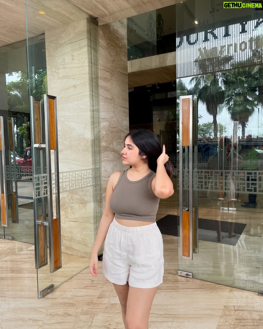 Sakshi Agrawal - 4.1K Likes - 👒