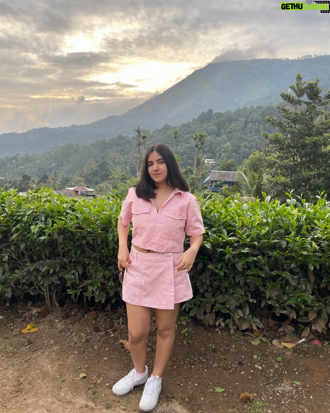 Sakshi Agrawal - 3.1K Likes - 🎀
