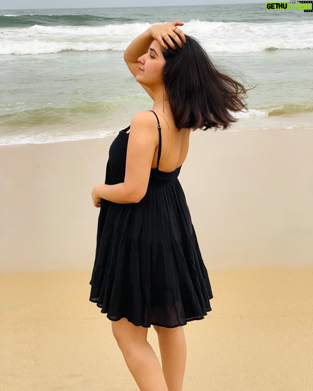 Sakshi Agrawal - 3.4K Likes - 🖤