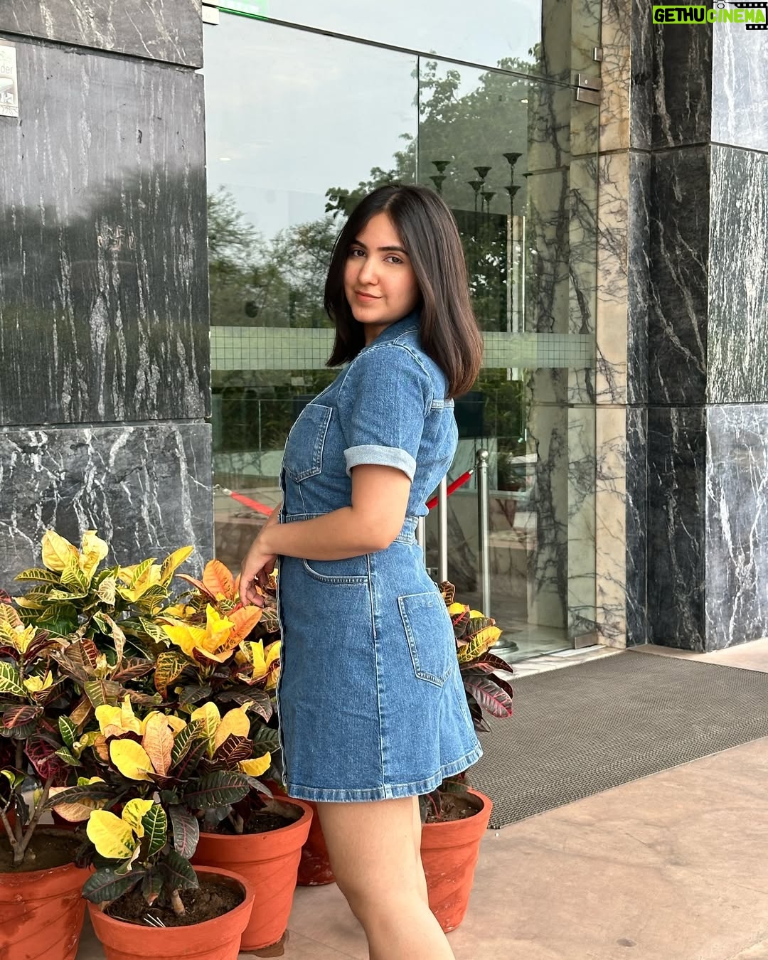 Sakshi Agrawal - 3.6K Likes - 👽