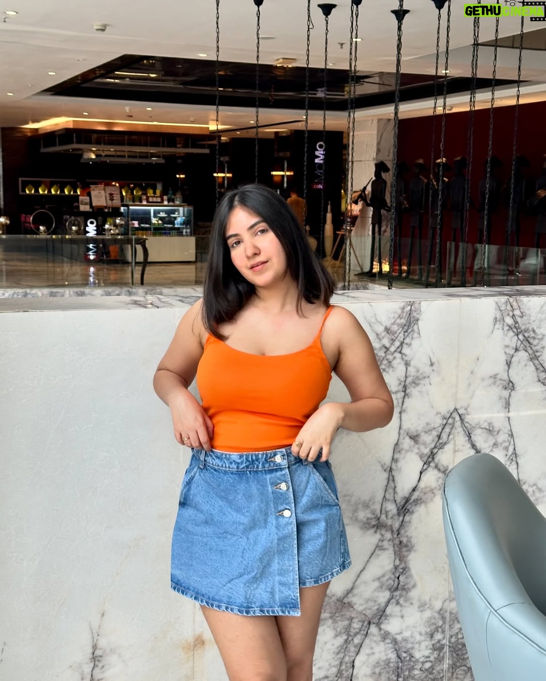 Sakshi Agrawal - 3.2K Likes - 🧡