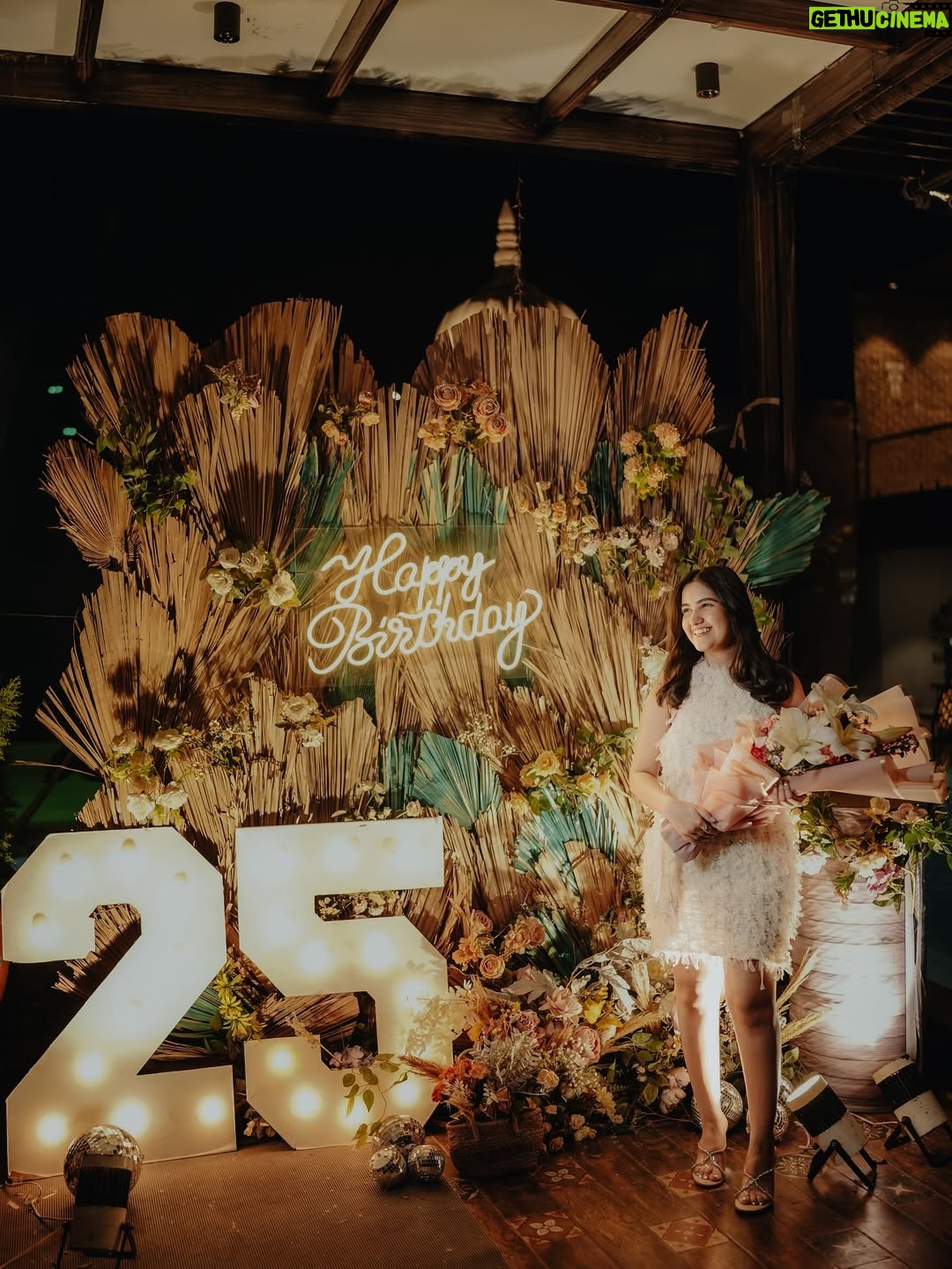 Sakshi Agrawal - 2.3K Likes - On my birthday behaviour 🍾✨

.

.

.

.
#birthday #birthdaypost #bling #dresses #decor #birthdayoutfit