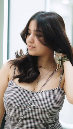 Sakshi Agrawal Instagram - Brown is the new black! 🐻🤎

@hair_by_kamal_
📍@el_fusion1 

#haircolor #hairstyling #hairlove #globalhaircolor #brownhair 
[ hair color, brown global hair, beauty blogger, gingham top]