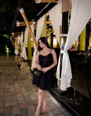 Sakshi Agrawal Instagram - 🖤🖤
.
.
.#black #blackdress #allblack #ootd #dinneroutfit #subtlelook