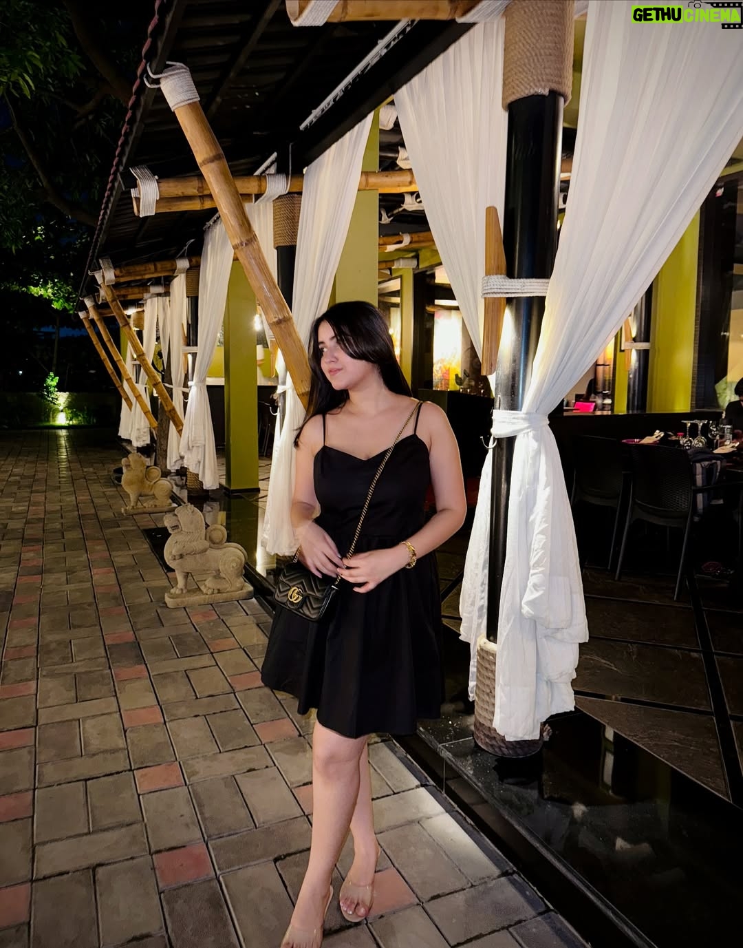Sakshi Agrawal - 2.1K Likes - 🖤🖤

.

.

.#black #blackdress #allblack #ootd #dinneroutfit #subtlelook