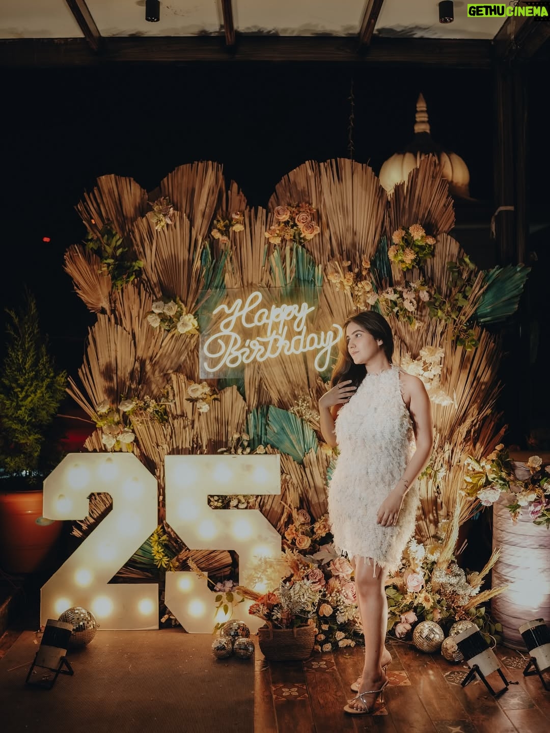 Sakshi Agrawal - 2.3K Likes - On my birthday behaviour 🍾✨

.

.

.

.
#birthday #birthdaypost #bling #dresses #decor #birthdayoutfit