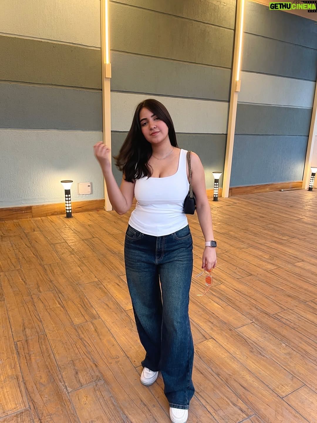 Sakshi Agrawal - 2.9K Likes - My camera’s pov 🤍

.

.

.

.
#whiteandblue #fitcheck #ootd #outfitinspiration #summerfit #basic #basicstyle #basicoutfit