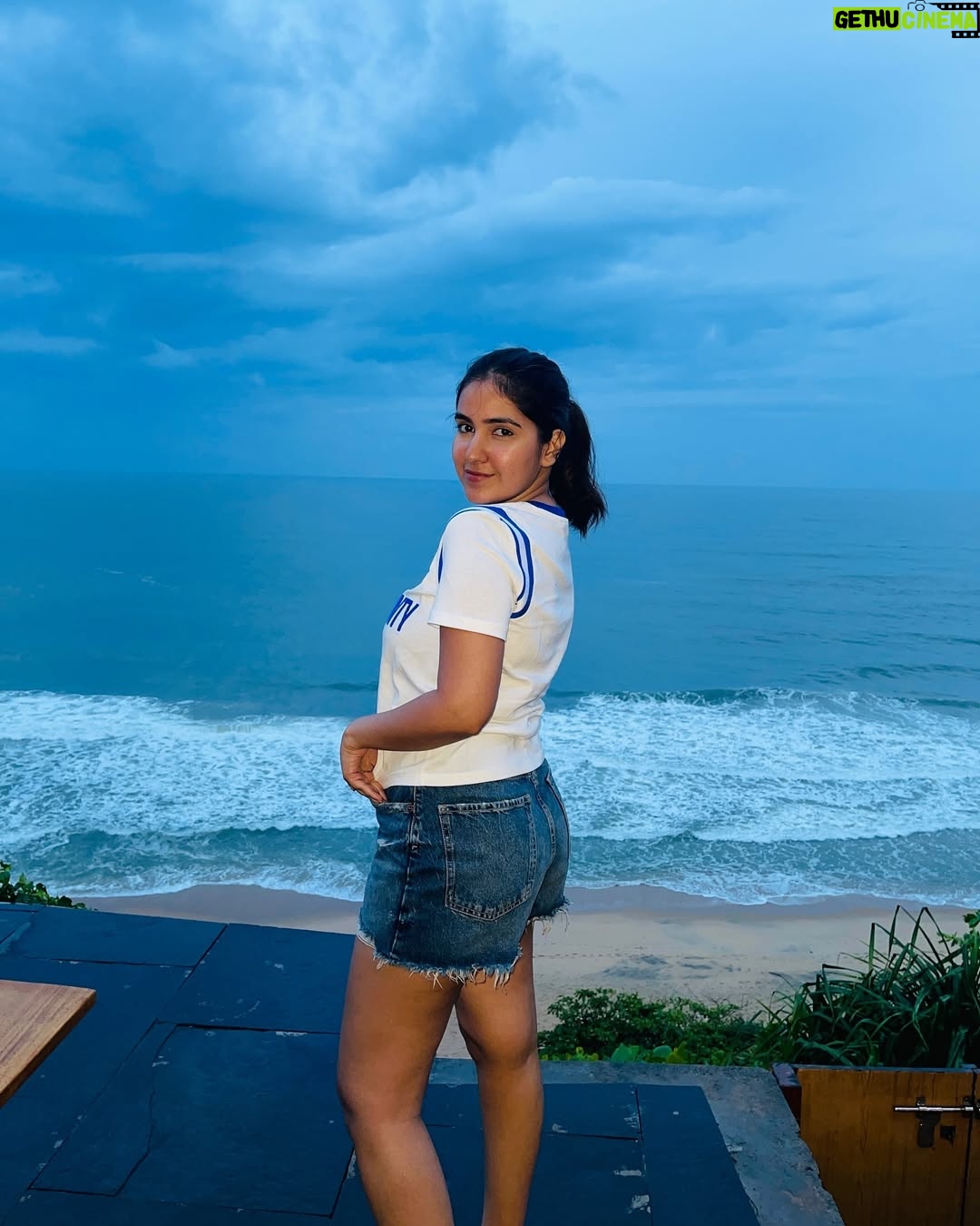 Sakshi Agrawal - 3K Likes - 🌊✨