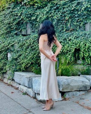 Sakshi Choudhary Instagram - When two separates accidentally become the perfect pair—this top and skirt just turned into my favorite dress!
Top @perfectcorset_nyc
Skirt @zara
.
.
.
.
#torontoinfluencer #theperfectcorset #corsetdress #browngirlbloggers