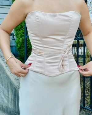Sakshi Choudhary Instagram - When two separates accidentally become the perfect pair—this top and skirt just turned into my favorite dress!
Top @perfectcorset_nyc
Skirt @zara
.
.
.
.
#torontoinfluencer #theperfectcorset #corsetdress #browngirlbloggers