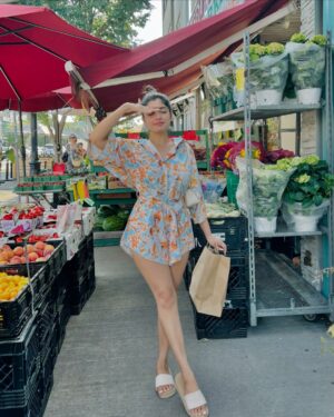 Sakshi Choudhary Instagram - August girls are sunshine mixed with a little hurricane.
.
.
.
.
.
.
#torontolife #viralvideos #reelinstagram #jammugirl #micasgal #petitefashion