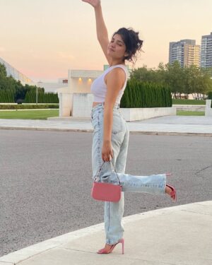 Sakshi Choudhary Instagram - 💕
.
.
Top @zara
Jeans @zara
Bag @coach
Heels @stevemaddencanada
.
.
.
#torontoinfluencer #torontolife #stevemaddenshoes #coachbag