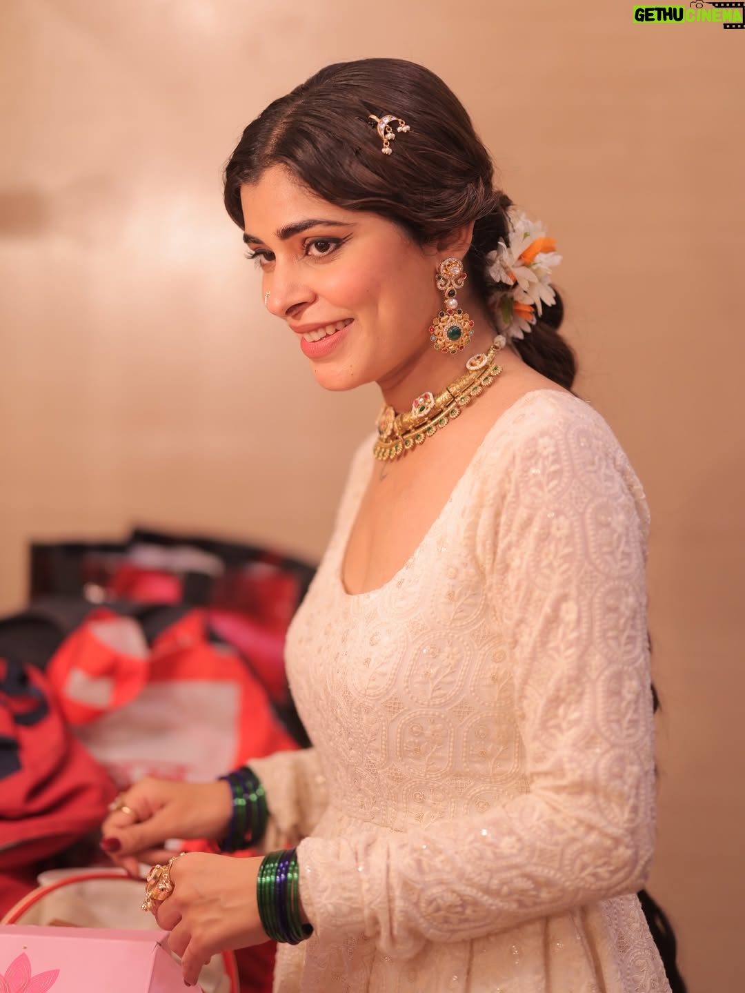 Sakshi Keswani - 1.1 Million Likes - Mukhtaar 🌙
.
.
@arjunnnsingh always grateful ❤️

My beautiful customised suits are from - @the_clothing_rack_ 
Obsessed with my Jewelleries from- @jhaanjhariya ❤️
This is by far my favourite hairstyle @parulpandey_hair thankyou 
Beautifully Captured by @dil.jeet_