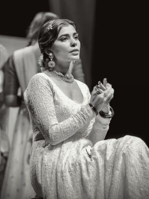 Sakshi Keswani Instagram - Mukhtaar 🌙
.
.
@arjunnnsingh always grateful ❤️

My beautiful customised suits are from - @the_clothing_rack_ 
Obsessed with my Jewelleries from- @jhaanjhariya ❤️
This is by far my favourite hairstyle @parulpandey_hair thankyou 
Beautifully Captured by @dil.jeet_