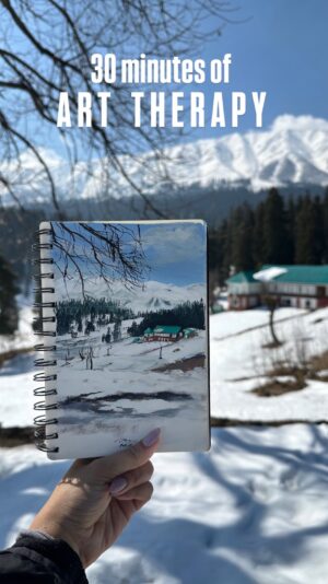 Sakshi Khullar Instagram - Hands were numb but the thrill of capturing the moment kept me going ♥️
Braving the cold with a warm heart .
#gulmargkashmir #gouachepainting #pleinairpainting #arttherapy #capturingmoment