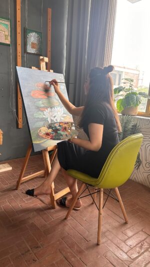 Sakshi Khullar Instagram - 🪷 in making
#sakshikhullarart #sakshikhullarartstudio #acrylicpainting #paintingflowers