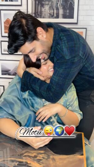 Sakshi Rajawat Instagram - Tag your motu 😜🌍♥️
.
.
#like #explore #instagram #share #trendingreels #jaipuriajodi #insta #love #couplegoals #reelsinstagram #viral #comedy #reel #reelitfeelit #reelkarofeelkaro