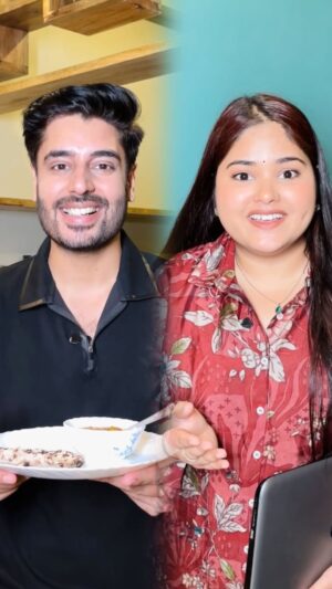 Sakshi Rajawat Instagram - Biwi ko diya surprise ♥️🫢😅
.
.
#like #explore #instagram #share #trendingreels #jaipuriajodi #insta #love #couplegoals #reelsinstagram #reelkarofeelkaro #reel #viral #reelitfeelit
