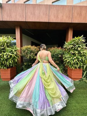 Sakshi sharma Instagram - Shubharambh & Shubh नवरात्री 🙏🏻
Tyohaaron ka mela ab Shuru hota hai ❤️
#styledwithgumani #tyohaarkeliyetaiyaarwithgg