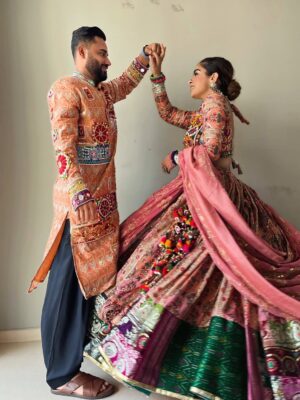 Sakshi sharma Instagram - Shubharambh & Shubh नवरात्री 🙏🏻
Tyohaaron ka mela ab Shuru hota hai ❤️
#styledwithgumani #tyohaarkeliyetaiyaarwithgg