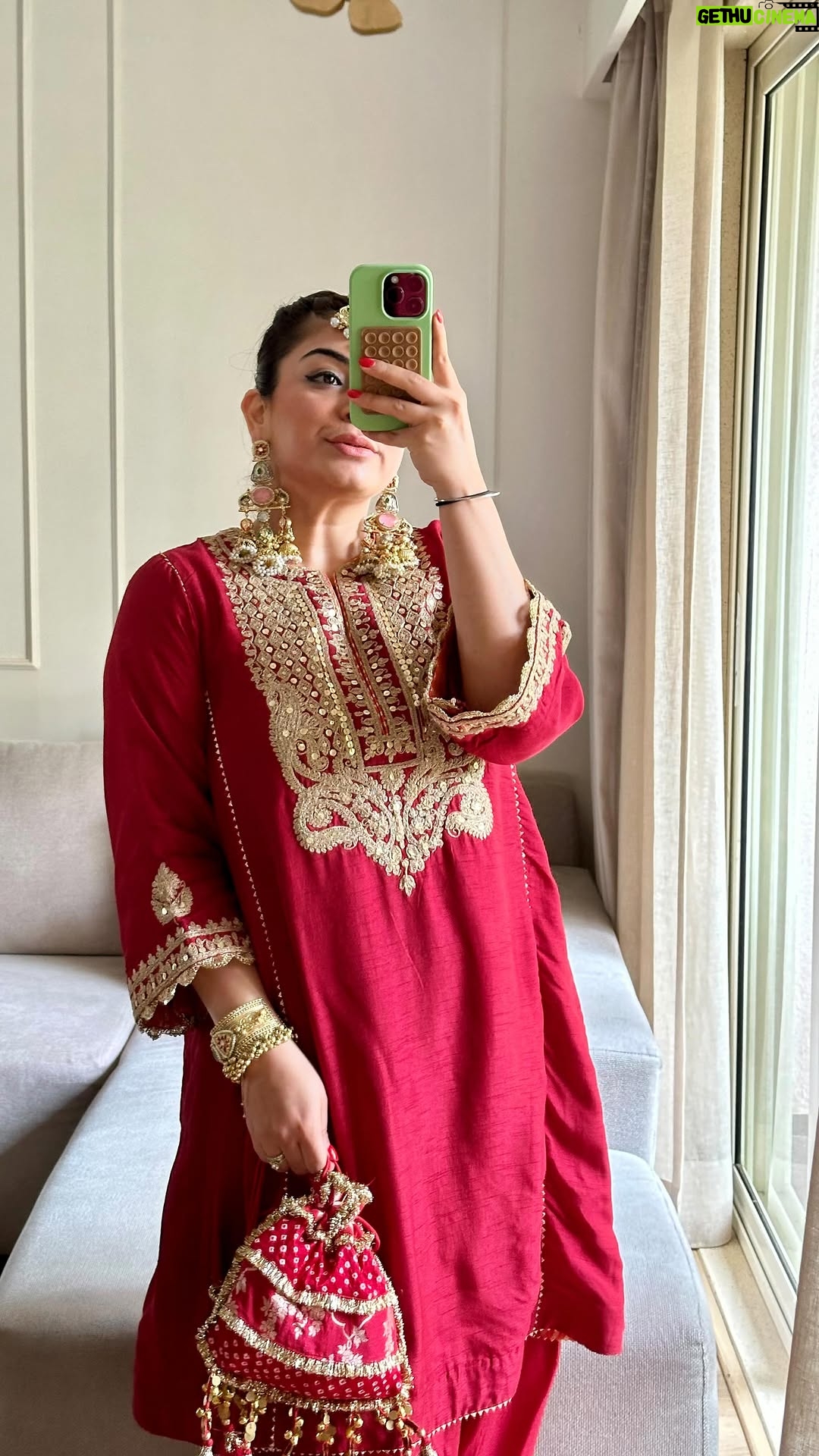 Sakshi sharma - 2.7K Likes - ਮਾਹੀਆ ❤️🌹
Karwa Chauth wala laal rang but in my full on Punjabi vibe . 
Suit @sheetalbatra 
Dil wala Paranda  @shopziddi 
Jewels @ehsaasjewellery 
Juttis @fizzygoblet 
Hair @reenaduttahairstylist 
#styledwithgumani 
Styling assisted by @divya_sanjay8