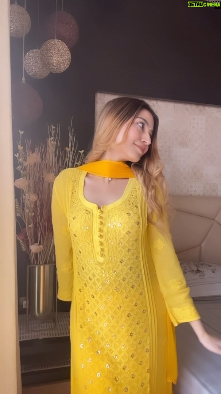Saksshhyy - 3.7K Likes - Sapna jahan 💛 

#reels #reelkarofeelkaro #reelitfeelit