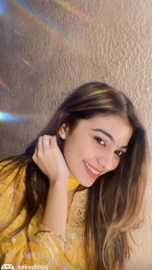 Saksshhyy Instagram - Jal pee lena guysss 😜 also comment something you guys love about me ❤️

#reels #reelkarofeelkaro #reelitfeelit