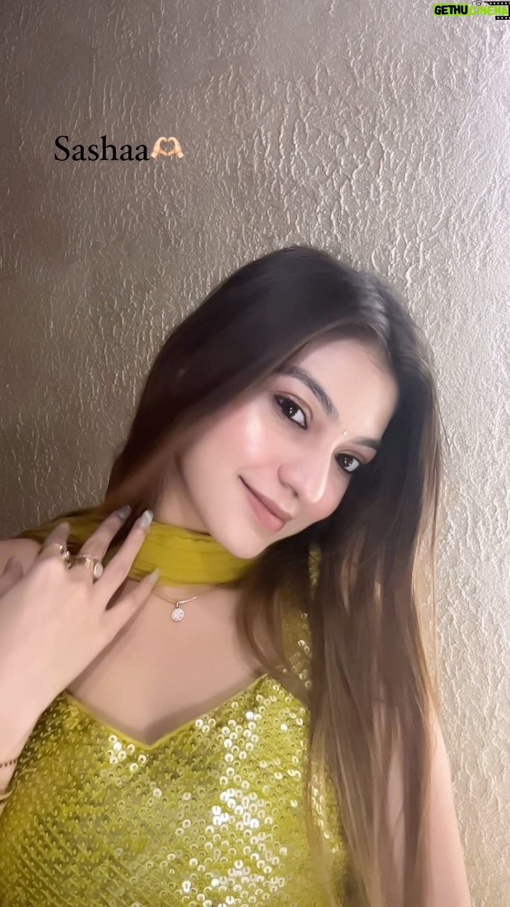 Saksshhyy - 3.4K Likes - Bachpan se hi pyaari hu 🤷🏻‍♀️✨ 

#reels #reelkarofeelkaro #reelitfeelit