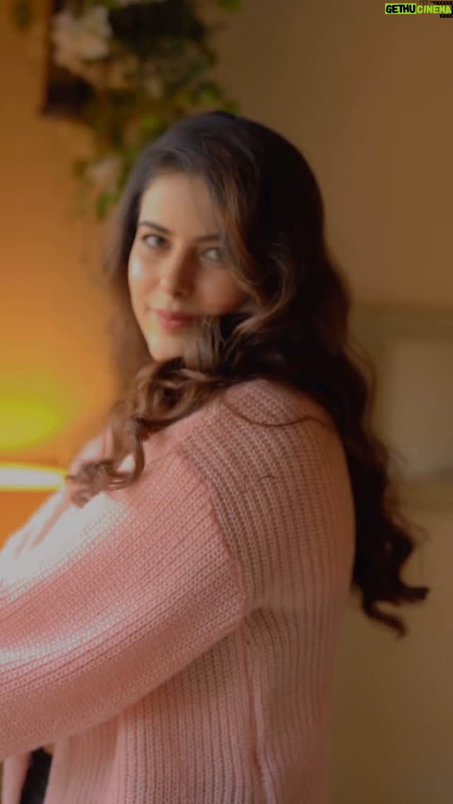 Saloni Khanna - 132.5K Likes - My era has just begun. 

🎥 @lala_photuwale 
💄 @urvashimakeup_official 
💇‍♀️ @imlakshmyrathore